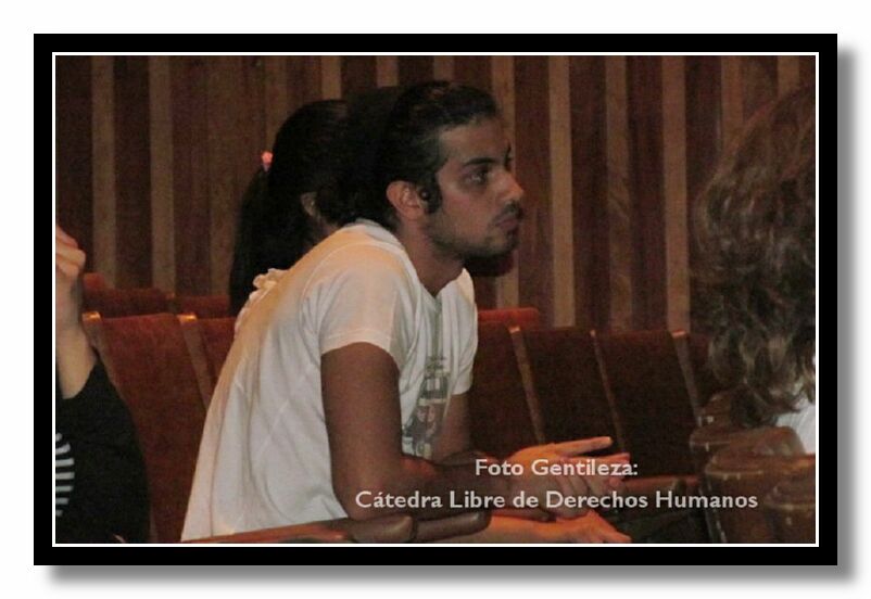 Docentes, alumnos y publico en general estuvieron presentes.